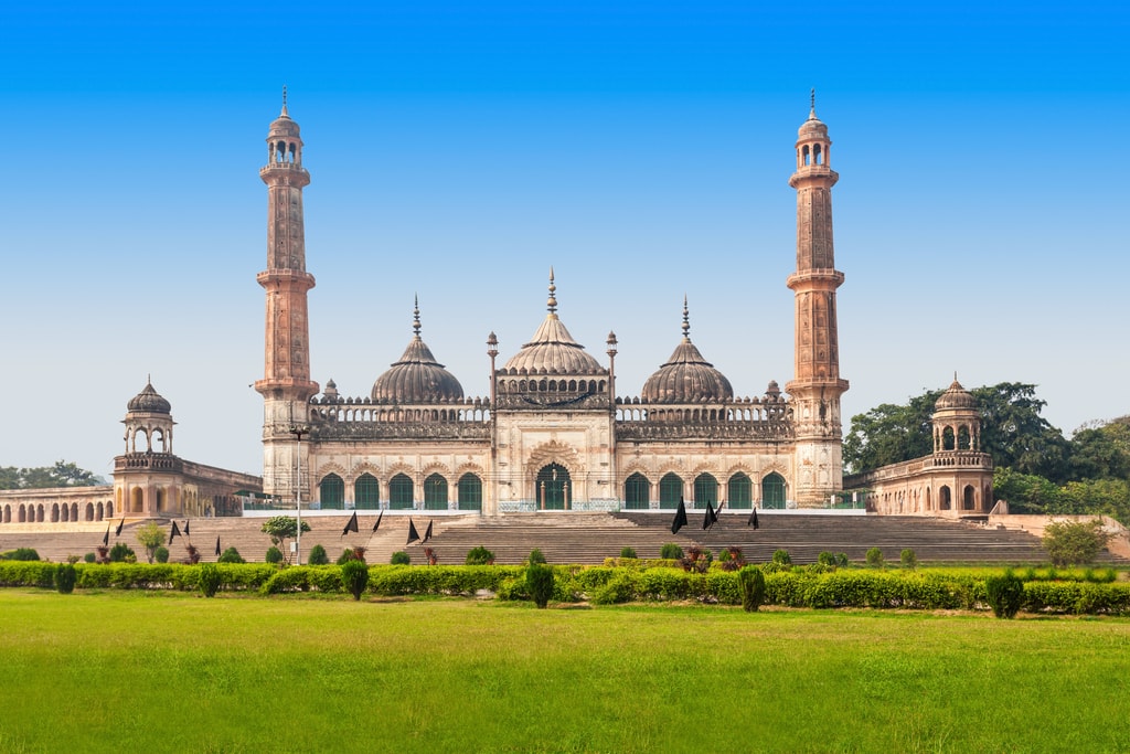 travel around the world lucknow