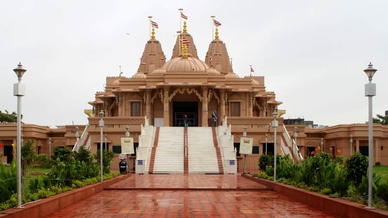 Devotees gathered at the Swaminarayan Temple