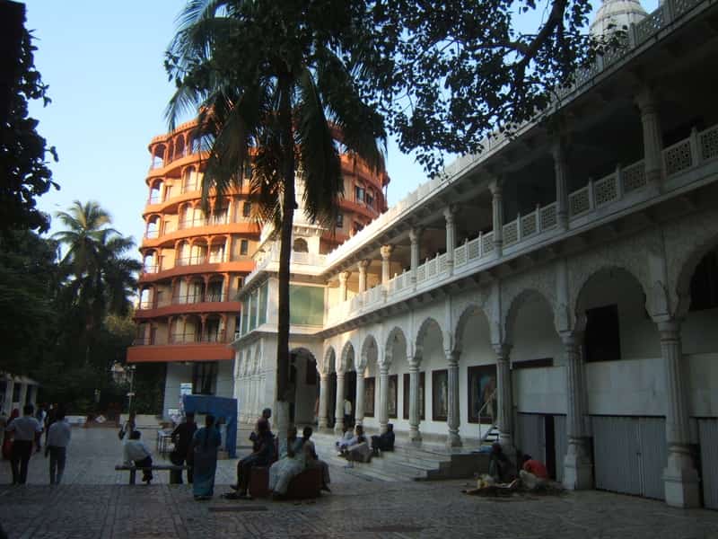 Devotees resting after a day of darshan