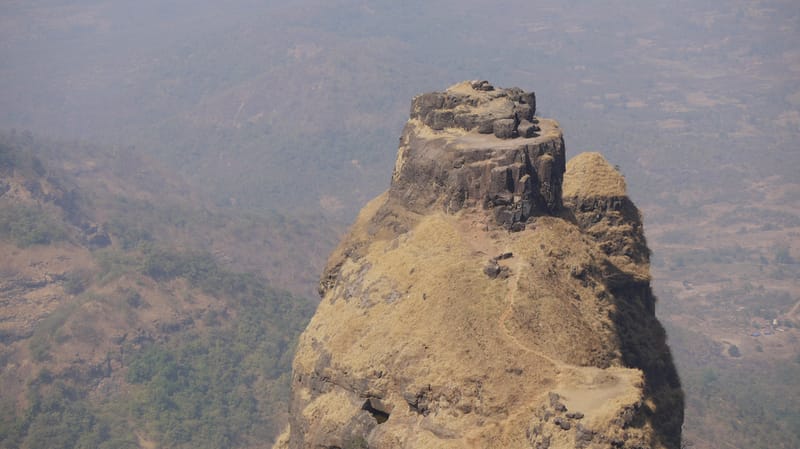 Kalavantin Durg, Machi Prabal