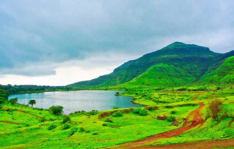 places to visit near mumbai during monsoon