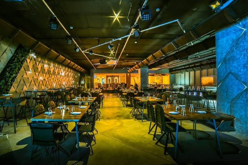 XU Bar, Leela Palace