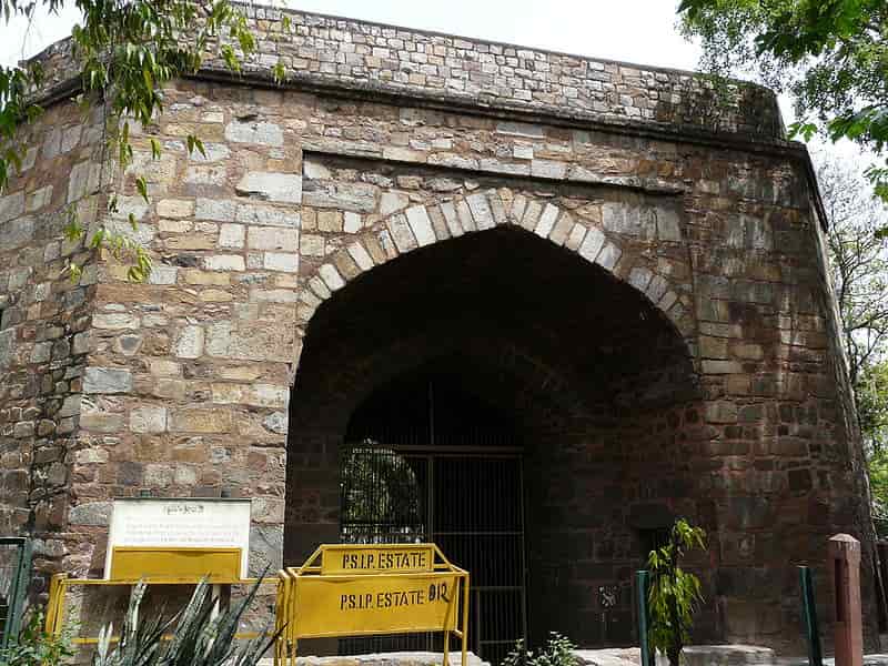 haunted road delhi Khooni Darwaza is where the heirs of Bahadur Shah Zafar were shot