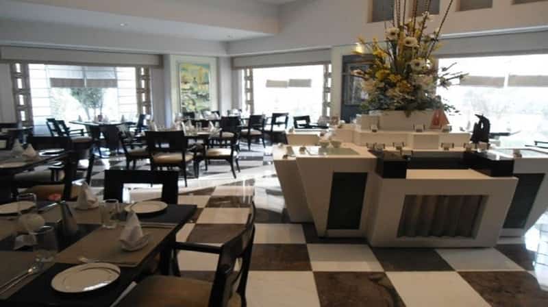 Open as early as 6am, you can order a la carte or wait for the buffet at 7am