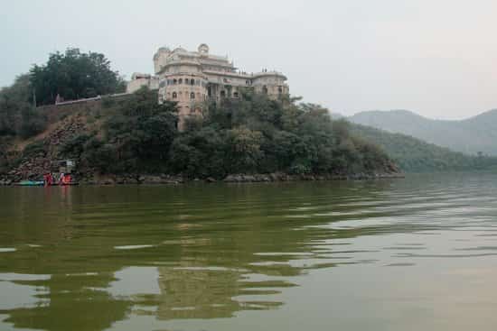Siliserh Lake Palace is a great weekend getaway situated in Alwar
