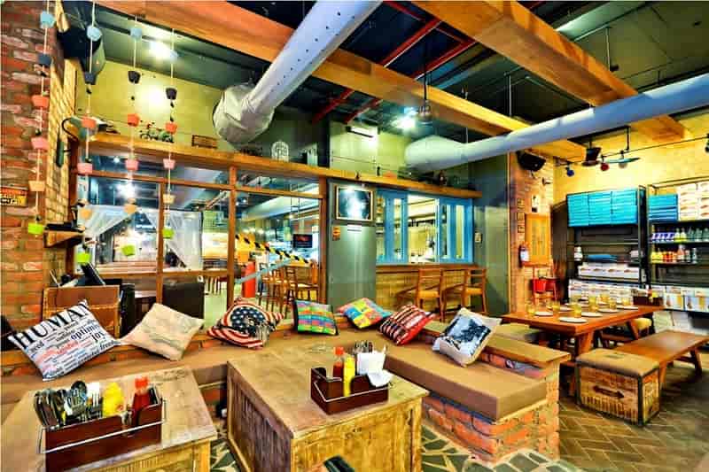 Cafe Delhi Heights