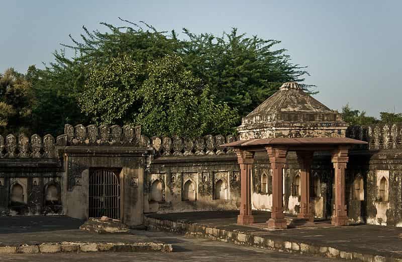 haunted road delhi You need permission to visit this tomb at night