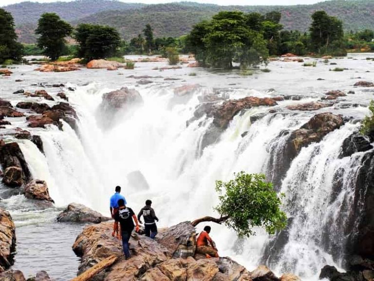 places near bangalore to visit within 200 km