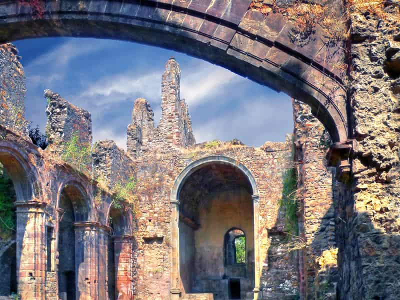 The Vasai Fort is a great place to explore history 