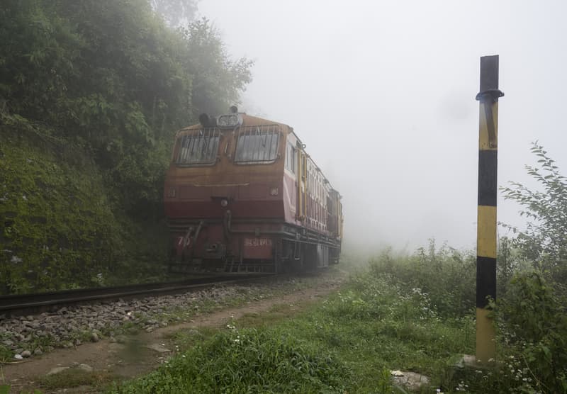 Train between Kalaka and Shimla
