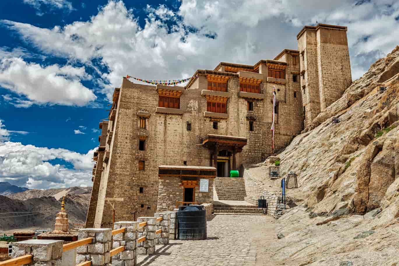 delhi to ladakh tour guide