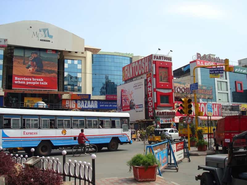 Shops in Abids wholesale cloth market in Hyderabad