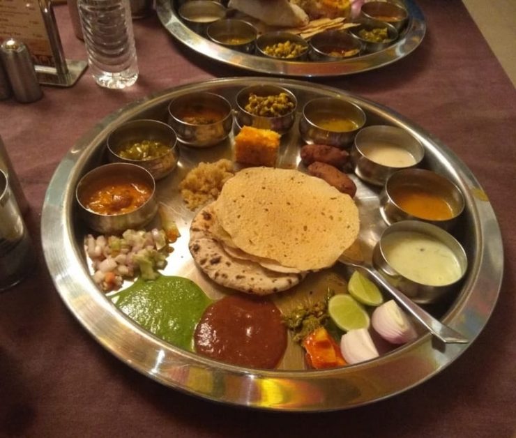 12 Best Street Foods in Nashik, Famous Street Food Places in Nashik