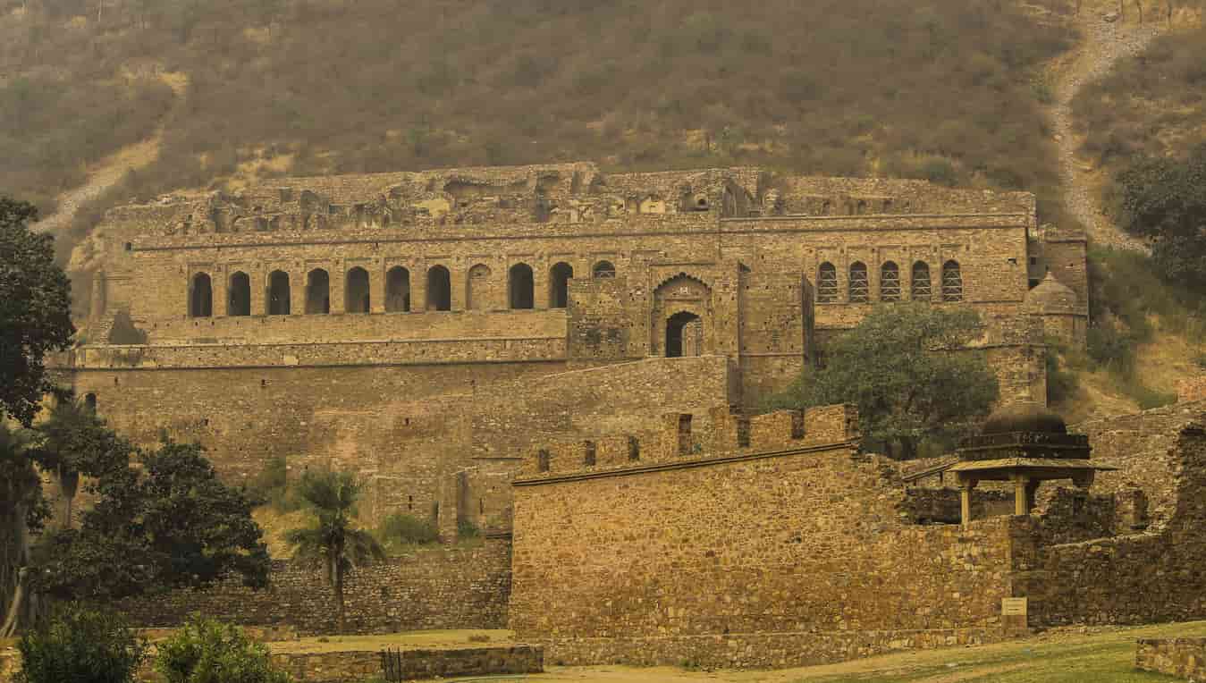 15 Places to Visit near Jaipur within 100 km | Treebo Blogs