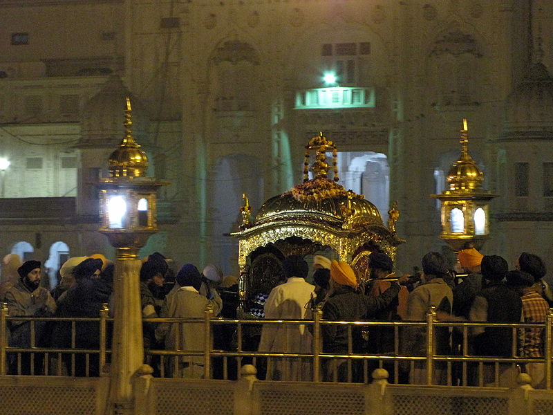 Palanquin carrying the Granth