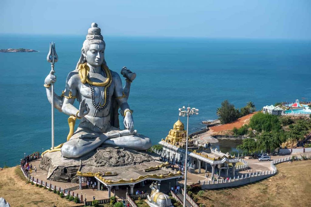 2 best holi place in karnataka