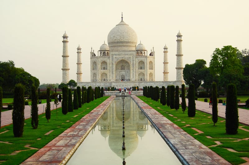 essay on historical monuments of india