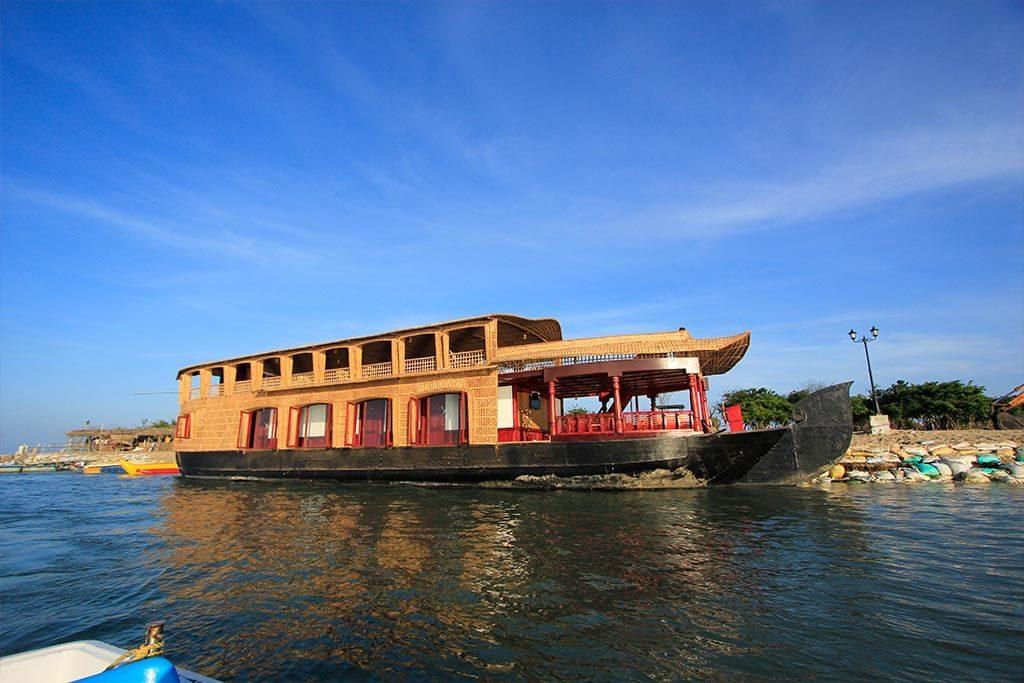 Boating in Chunnambar Backwaters