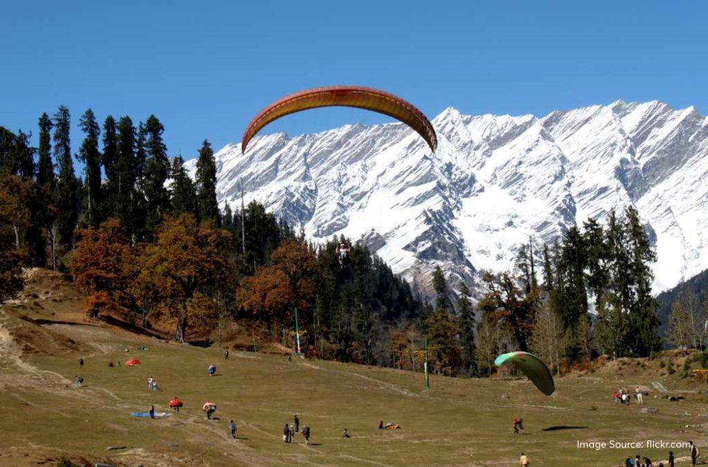 Paragliding in Manali