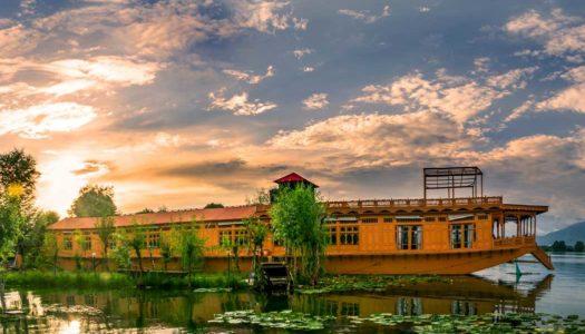 Sailing with Serenity: Top 10 Houseboat Destinations in India