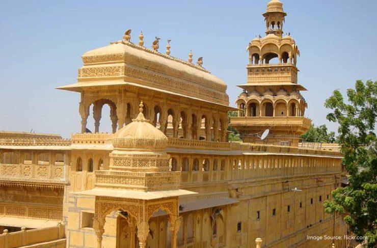 Long Weekend in December 2025