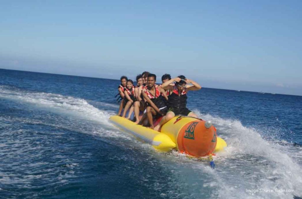 Enjoy thrilling water sports near Candolim beach 