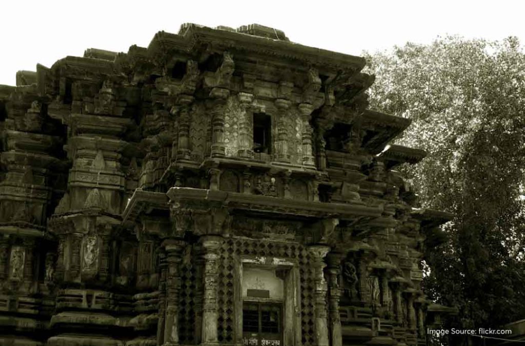 Explore the historic places around Mahalaxmi Temple, Kolhapur.