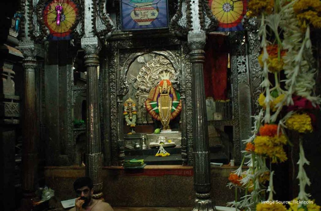 Mahalaxmi Temple, Kolhapur has excellent road and rail connectivity.