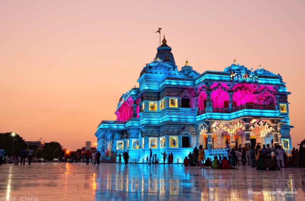 Check the excellent architecture of Prem Mandir