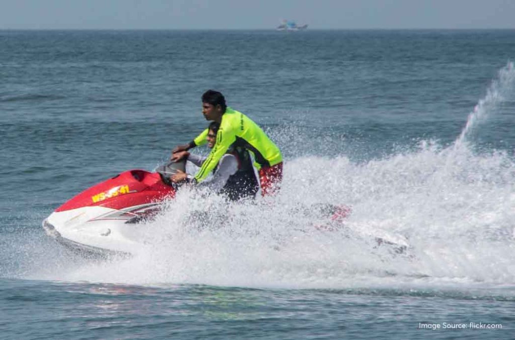 Enjoy thrilling water sports near Candolim