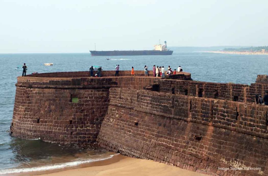 Explore the best places near Candolim Beach