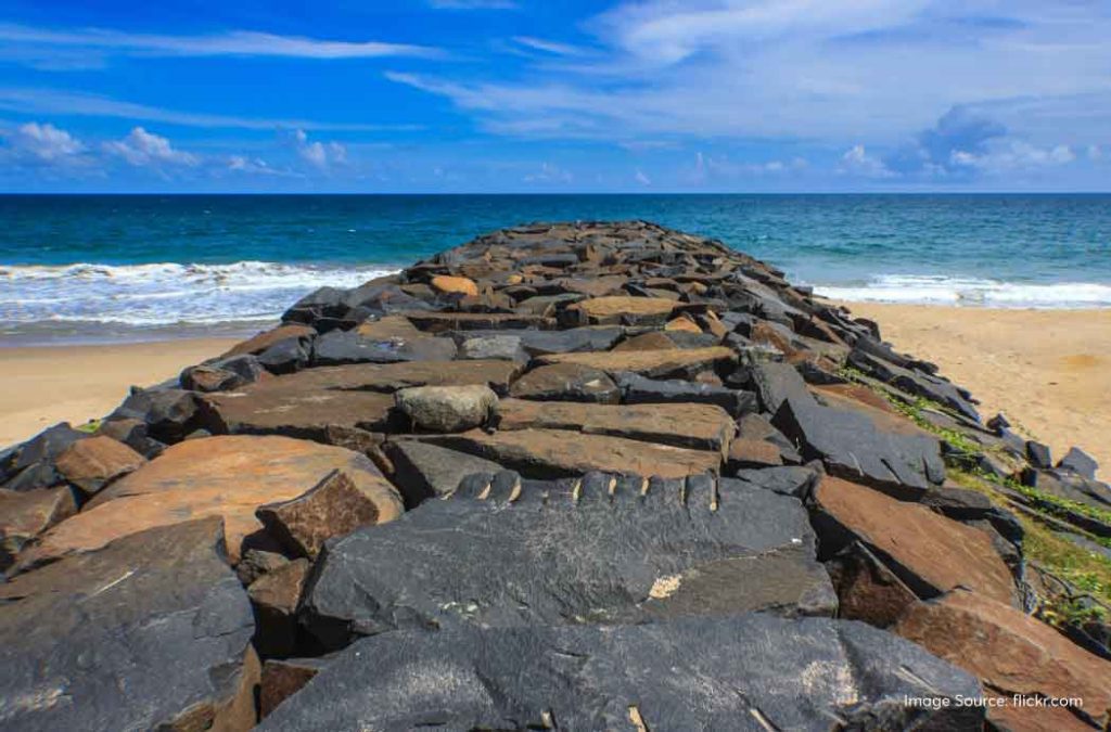 Check best time to visit Pondy Rock Beach