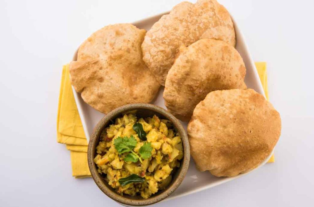 Kachori and Sabzi is one of the most delicious foods of Uttar Pradesh