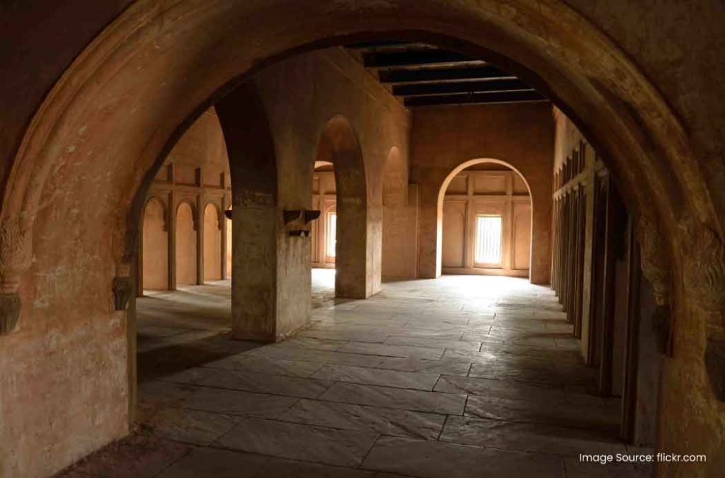 Jhansi Fort is one of the historic places to visit in Jhansi.