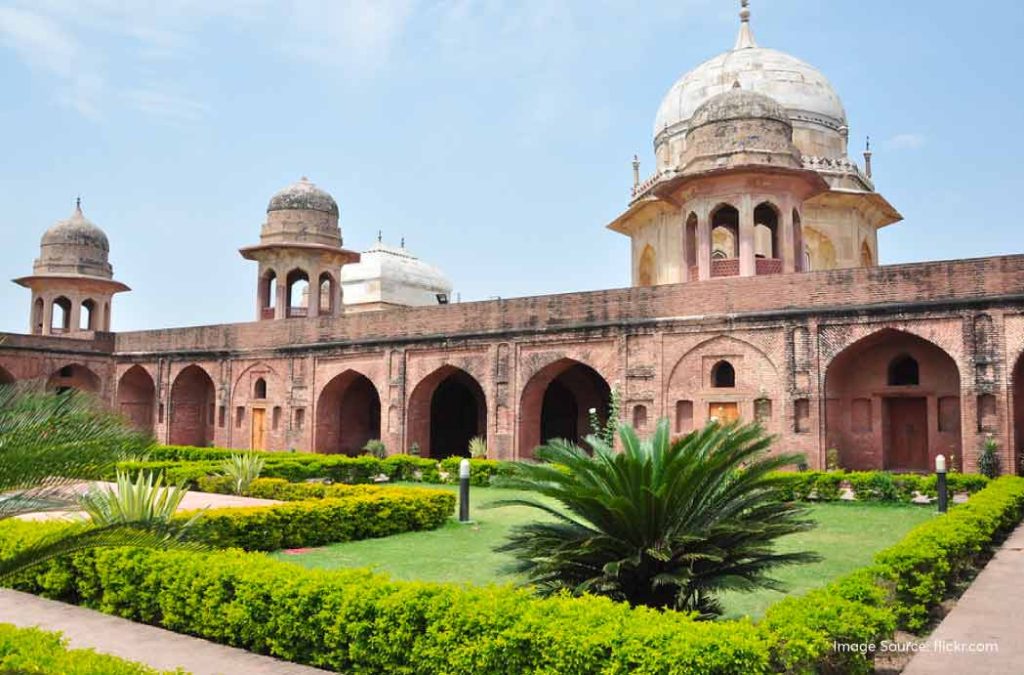 Sheikh Chilli Ka Maqbara, Kurukshetra is one the famous tourist places to visit in Haryana.