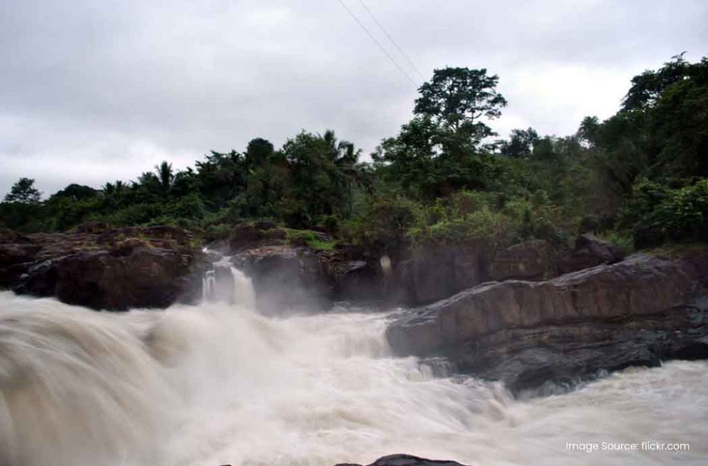Perunthenaruvi Waterfall is one of the best places to visit in Pathanamthitta.