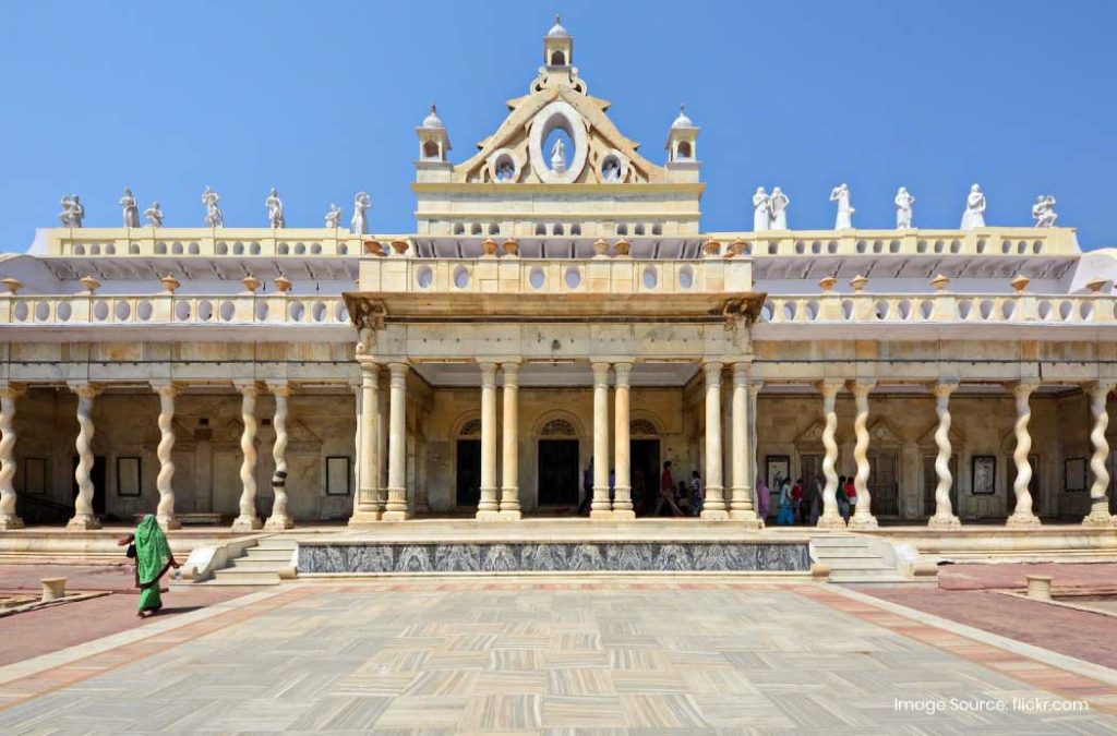 Explore places to visit in Vrindavan.