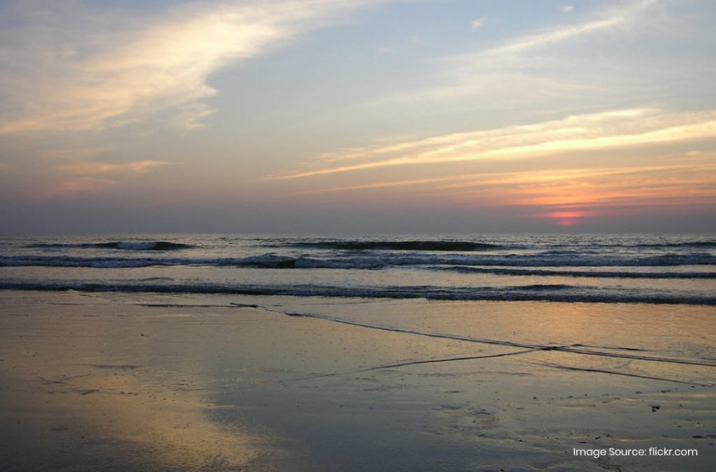 Karde Beach is one of the relaxing places to visit in Dapoli.
