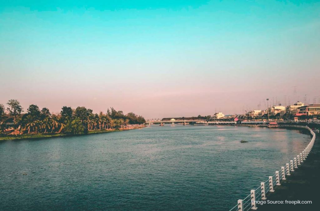 Hindon River's Waterfront is one of the popular tourist places to visit in Ghaziabad.