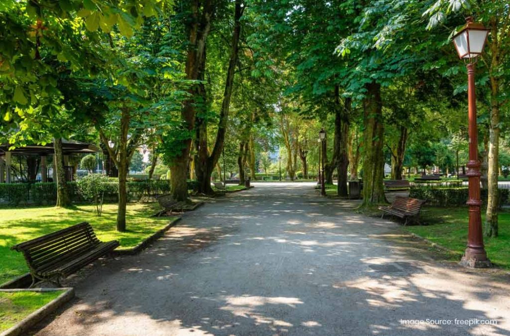 Suraj Kund Park is the perfect picnic spot in Meerut.