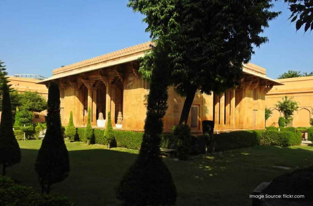 Akbar's Palace is a famous tourist attraction near Ajmer Sharif Dargah. 