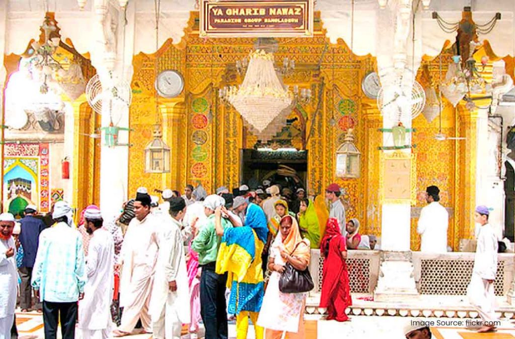 The best time to visit Ajmer Sharif Dargah is during Urs Festival and Winter season.