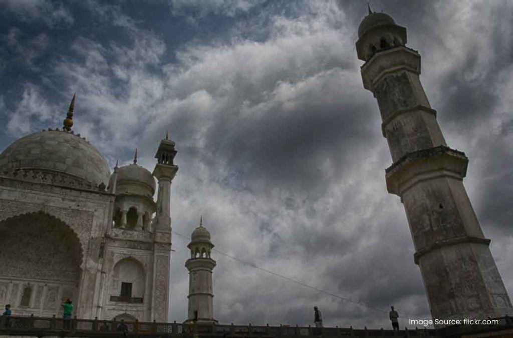 Bibi Ka Maqbara is one of the historic places to visit near Ajnata Caves.