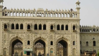 Bara Imambara is one of the best historic places to visit in Lucknow.