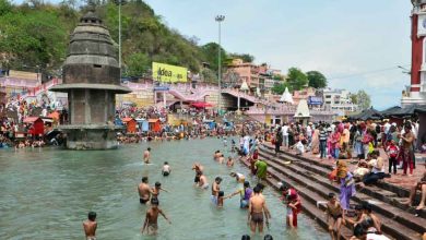 Har Ki Pauri, Haridwar is a famous relgious site for Hindu devotees.
