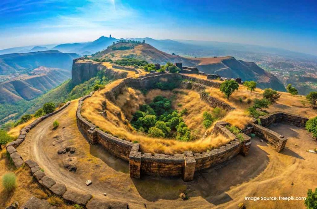 Sinhagad Fort is a famous historic place in Maharashtra.