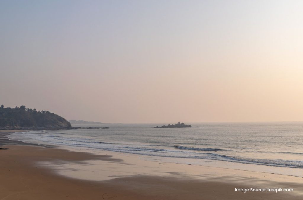 You can reach Kashid Beach by air, rail, road and water routes.