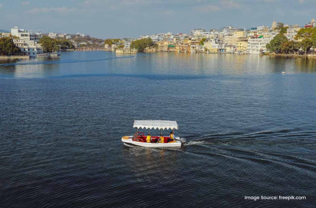Lake Pichola is one of the famous places to visit in Udaipur.