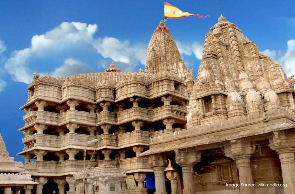 Check out this Dwarkadhish Temple blog for a smooth vacation