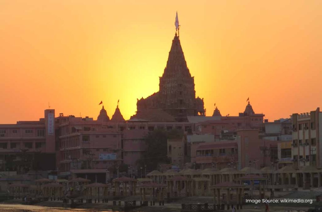 Check out this Dwarkadhish Temple blog for a smooth vacation